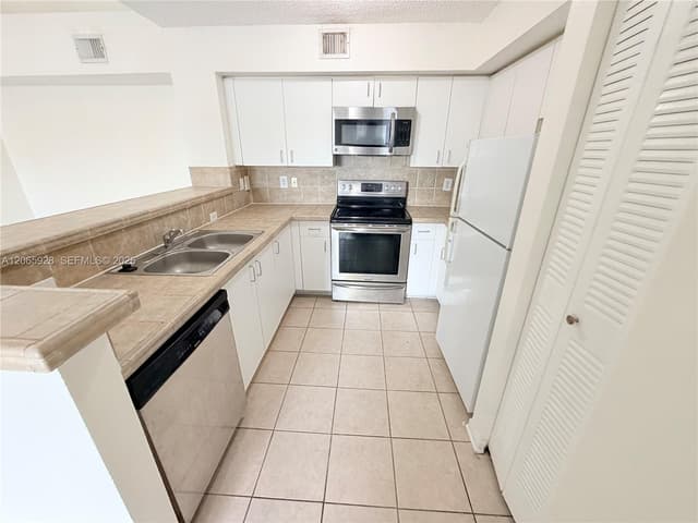 1749 Village Blvd # 304, West Palm Beach FL 33409 - West Palm Beach, FL - Photo 3