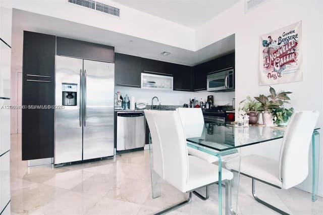 950 Brickell Bay Dr # 1807, Miami FL 33131 - Miami, FL - Photo 4