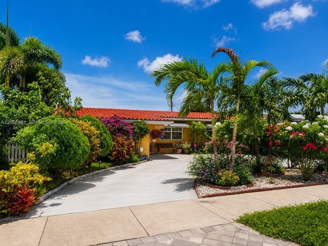 201 NE 57th Ct, Oakland Park FL 33334 - Oakland Park, FL - Photo 2