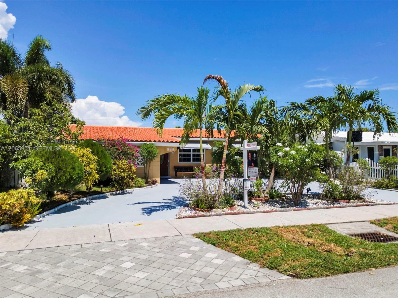 201 NE 57th Ct, Oakland Park FL 33334 - Oakland Park, FL - Photo 1