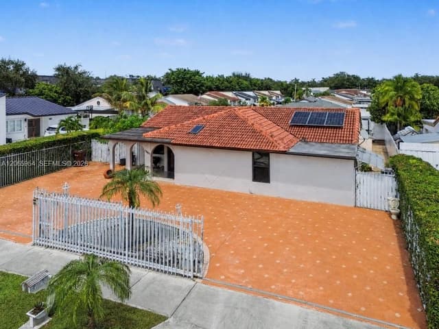 7961 W 6th Ave, Hialeah FL 33014 - Hialeah, FL - Photo 2