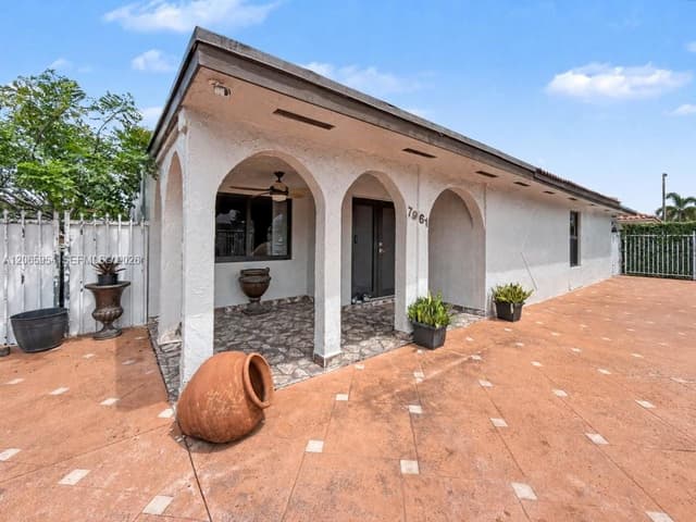 7961 W 6th Ave, Hialeah FL 33014 - Hialeah, FL - Photo 7