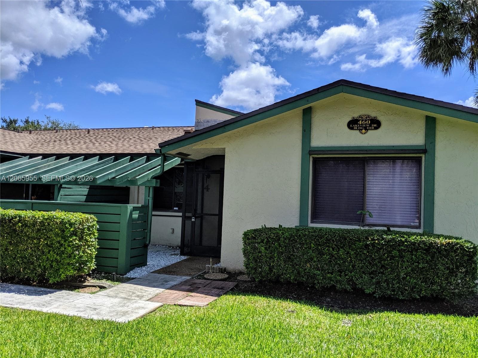 460 Lakeview Dr # 4, Weston FL 33326 - Weston, FL - Photo 1