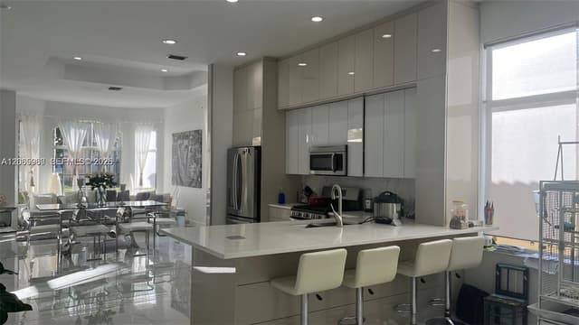 19353 SW 60th Ct, Pembroke Pines FL 33332 - Pembroke Pines, FL - Photo 3