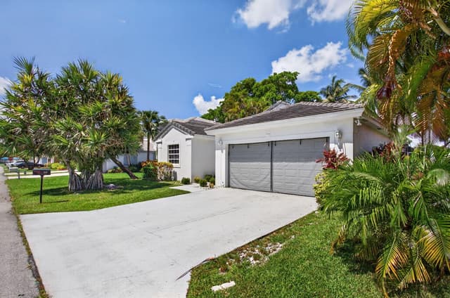 249 NW 48th Avenue, Deerfield Beach FL 33442 - Deerfield Beach, FL - Photo 2