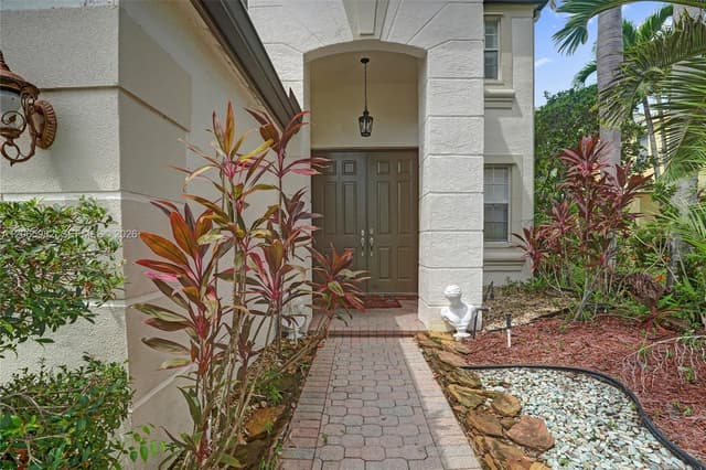 9078 Alexandra Cir, Wellington FL 33414 - Wellington, FL - Photo 2