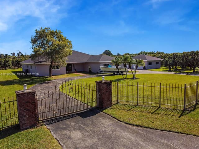 23505 SW 153rd Ave, Homestead FL 33032 - Homestead, FL - Photo 2