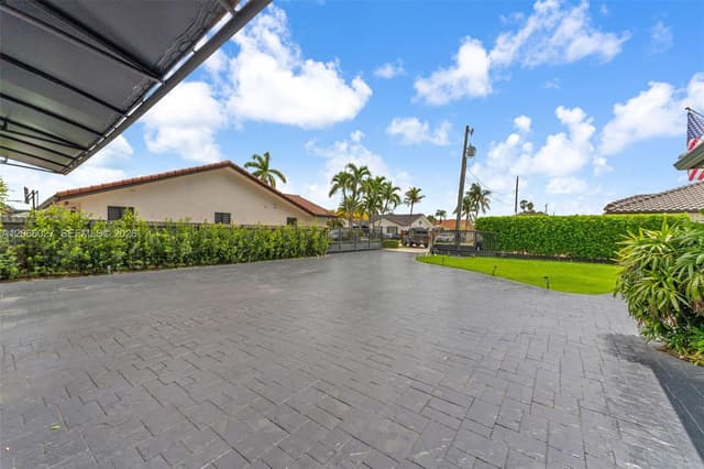 14380 SW 36th St, Miami FL 33175 - Miami, FL - Photo 4
