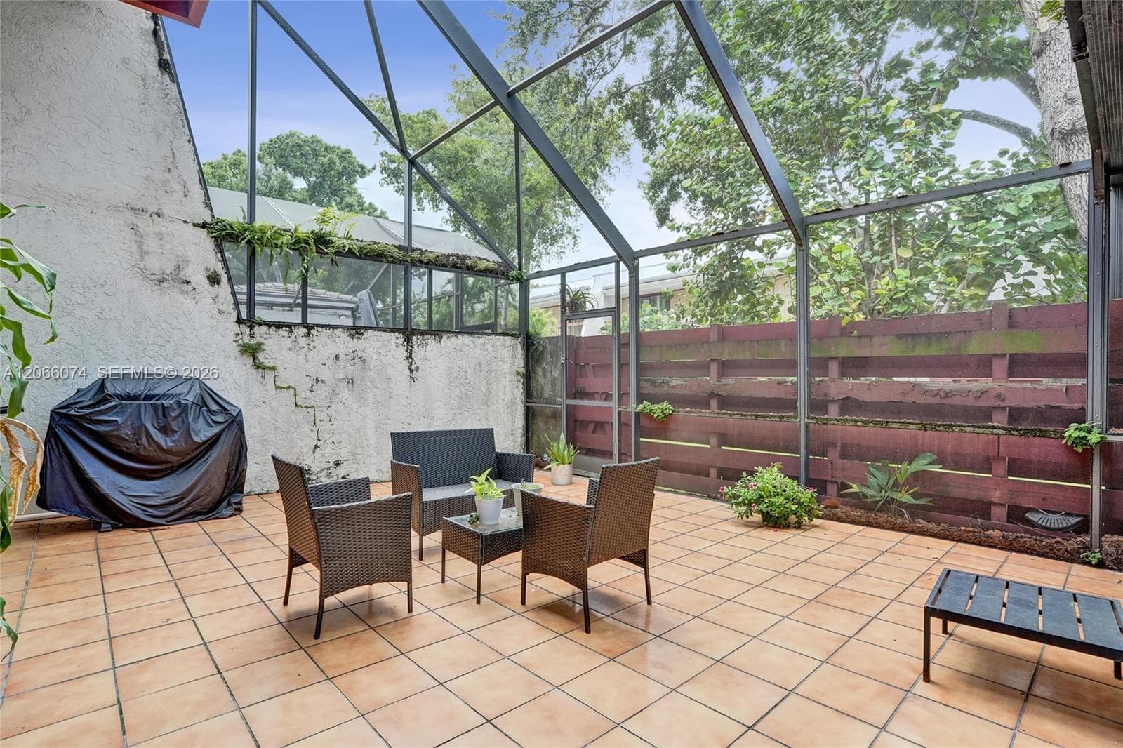 3003 Lakewood Ln, Hollywood FL 33021 - Hollywood, FL - Photo 1