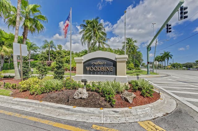 8058 Via Hacienda, Riviera Beach FL 33418 - Riviera Beach, FL - Photo 2
