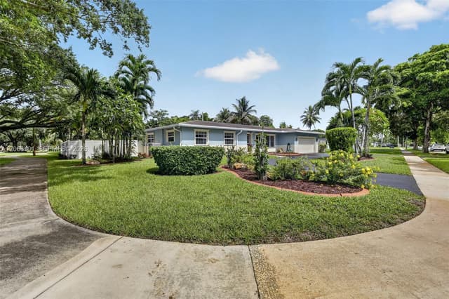 801 Ixora Ln, Plantation FL 33317 - Plantation, FL - Photo 3