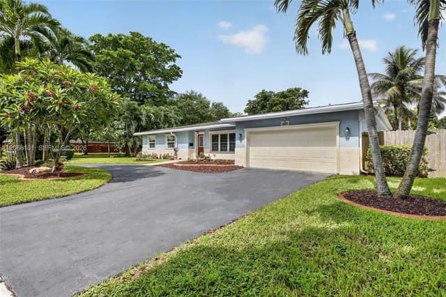801 Ixora Ln, Plantation FL 33317 - Plantation, FL - Photo 4