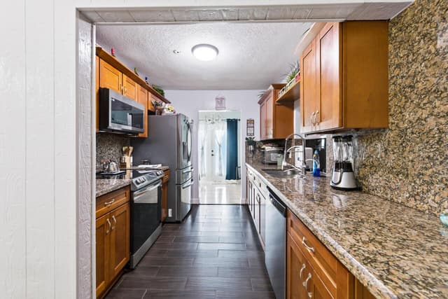 7809 NW 40TH Street, Coral Springs FL 33065 - Coral Springs, FL - Photo 6