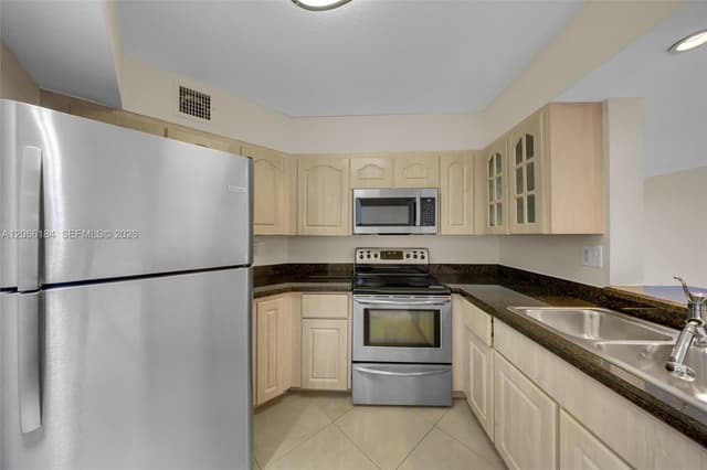 9405 Fontainebleau Blvd # 112, Miami FL 33172 - Miami, FL - Photo 7