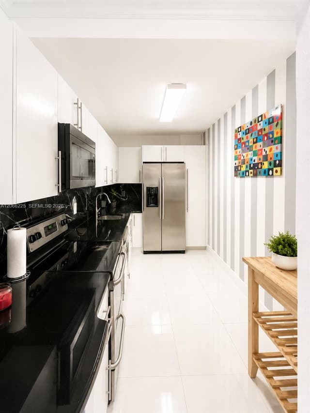 401 69th St # 304, Miami Beach FL 33141 - Miami Beach, FL - Photo 5
