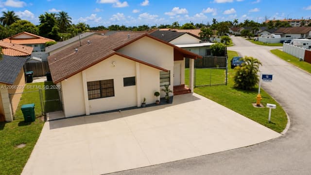 764 SW 99th Ct Cir, Miami FL 33174 - Miami, FL - Photo 2