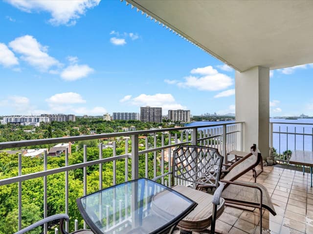 4000 Towerside Ter # 1407, Miami FL 33138 - Miami, FL - Photo 2