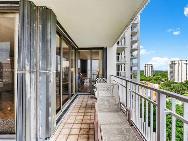 4000 Towerside Ter # 1407, Miami FL 33138 - Miami, FL - Photo 7