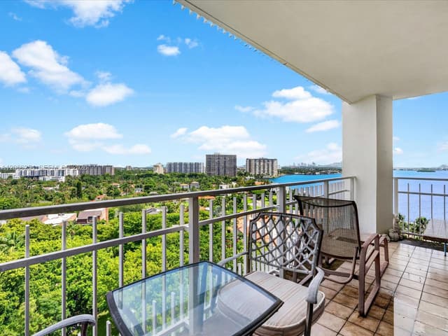 4000 Towerside Ter # 1407, Miami FL 33138 - Miami, FL - Photo 5