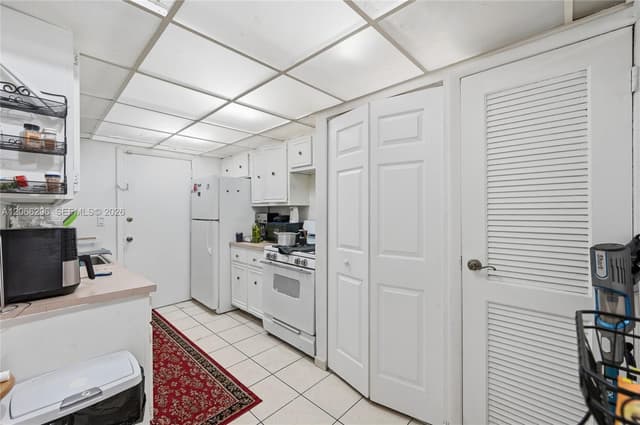 17901 NW 68th Ave # R206, Hialeah FL 33015 - Hialeah, FL - Photo 6