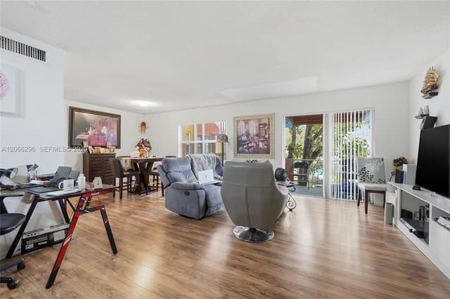 17901 NW 68th Ave # R206, Hialeah FL 33015 - Hialeah, FL - Photo 3