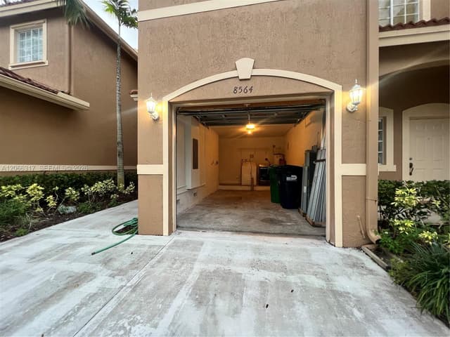 8564 SW 214th Way, Cutler Bay FL 33189 - Cutler Bay, FL - Photo 4