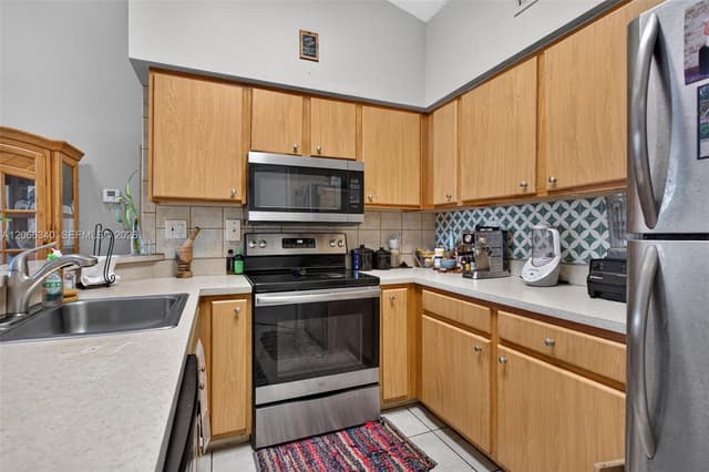 2445 SW 18th Ter # 807, Fort Lauderdale FL 33315 - Fort Lauderdale, FL - Photo 2