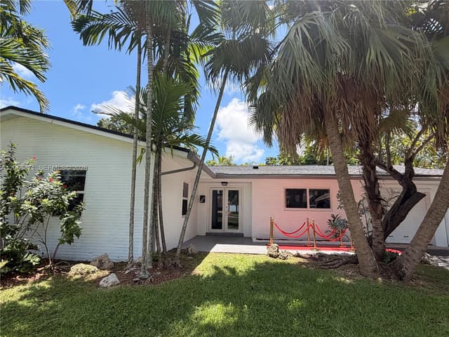9934 SW 195th St, Cutler Bay FL 33157 - Cutler Bay, FL - Photo 2