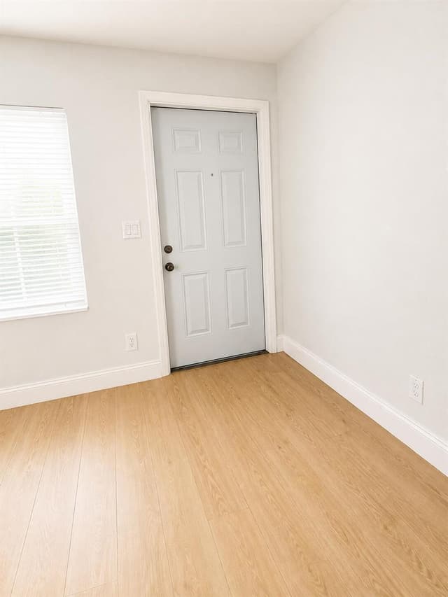 324 SW 8TH Street, Belle Glade FL 33430 - Belle Glade, FL - Photo 2