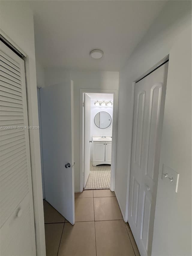 952 NE 199th St # 4K, Miami FL 33179 - Miami, FL - Photo 5