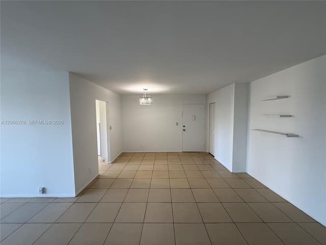 952 NE 199th St # 4K, Miami FL 33179 - Miami, FL - Photo 4