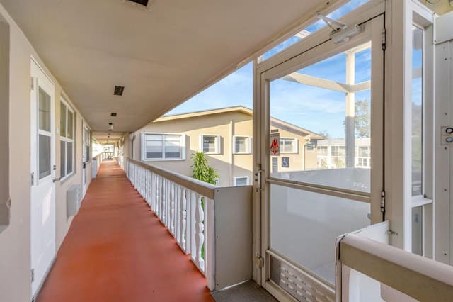 121 BEDFORD E, West Palm Beach FL 33417 - West Palm Beach, FL - Photo 3