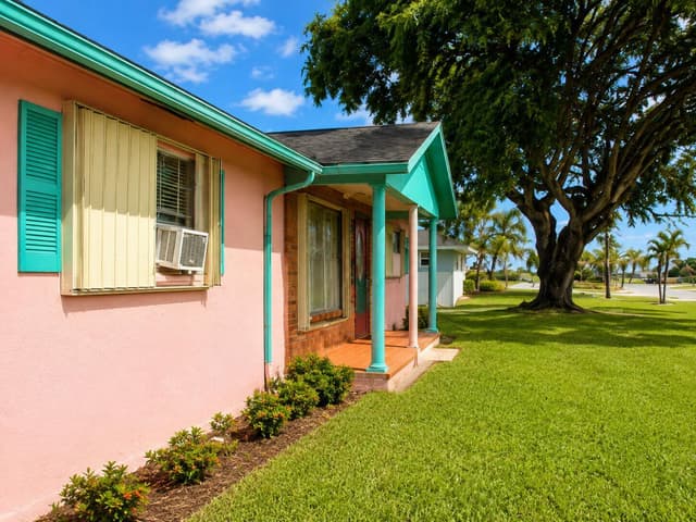 1025 SE 3RD Street, Belle Glade FL 33430 - Belle Glade, FL - Photo 2