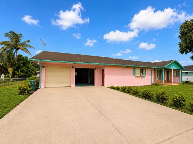 1025 SE 3RD Street, Belle Glade FL 33430 - Belle Glade, FL - Photo 3