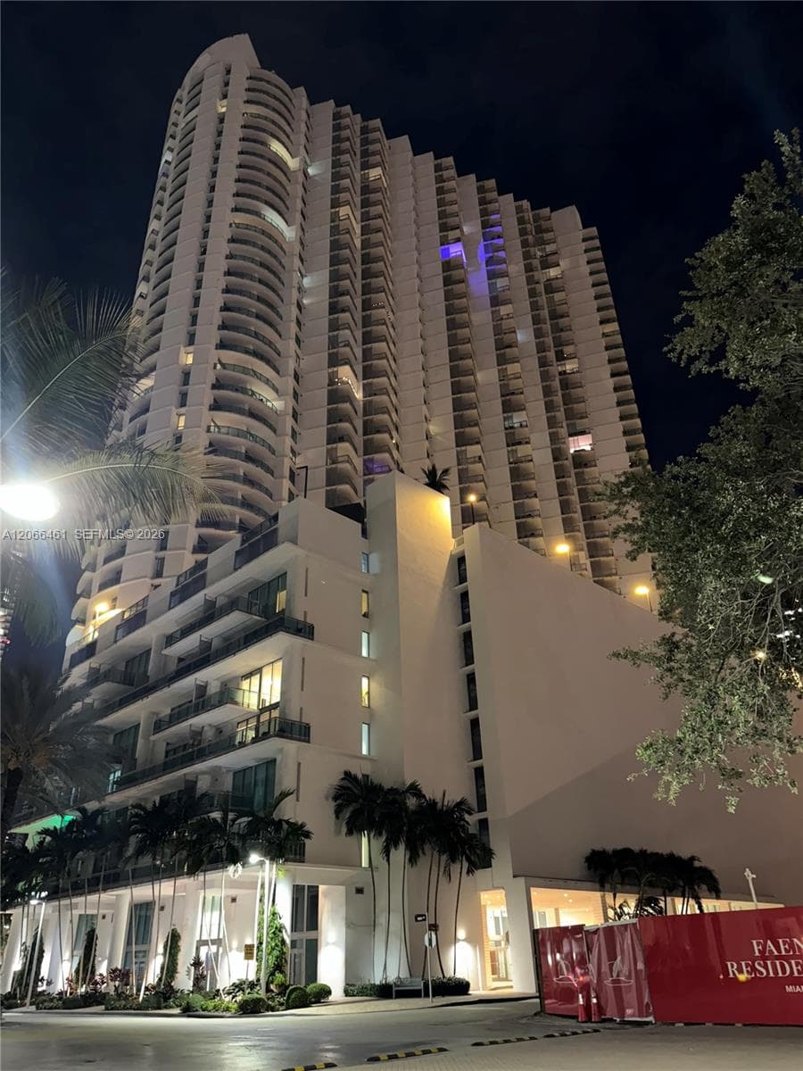 350 S Miami Ave # 304, Miami FL 33130 - Miami, FL - Photo 1