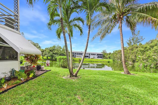 272 NORTHAMPTON N, West Palm Beach FL 33417 - West Palm Beach, FL - Photo 6