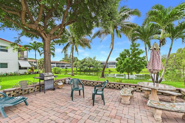 272 NORTHAMPTON N, West Palm Beach FL 33417 - West Palm Beach, FL - Photo 5
