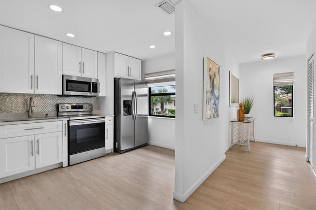 8545 Casa Del Lago # H, Boca Raton FL 33433 - Boca Raton, FL - Photo 6
