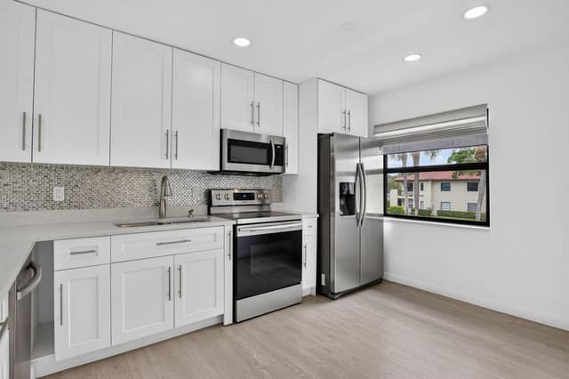8545 Casa Del Lago # H, Boca Raton FL 33433 - Boca Raton, FL - Photo 7