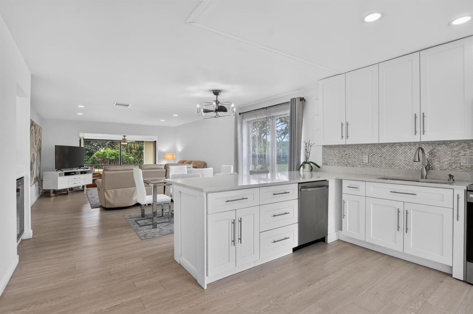 8545 Casa Del Lago # H, Boca Raton FL 33433 - Boca Raton, FL - Photo 1