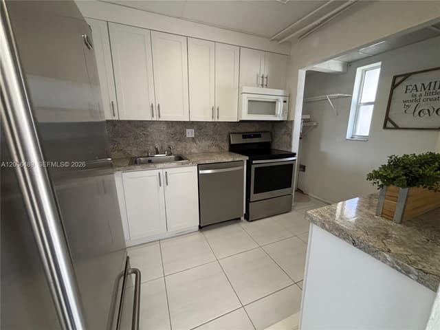 8060 Fairview Dr # 101, Tamarac FL 33321 - Tamarac, FL - Photo 3