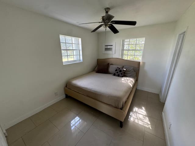 1042 Foster Road, Hallandale Beach FL 33009 - Hallandale Beach, FL - Photo 7
