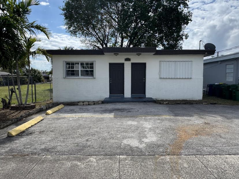 1042 Foster Road, Hallandale Beach FL 33009