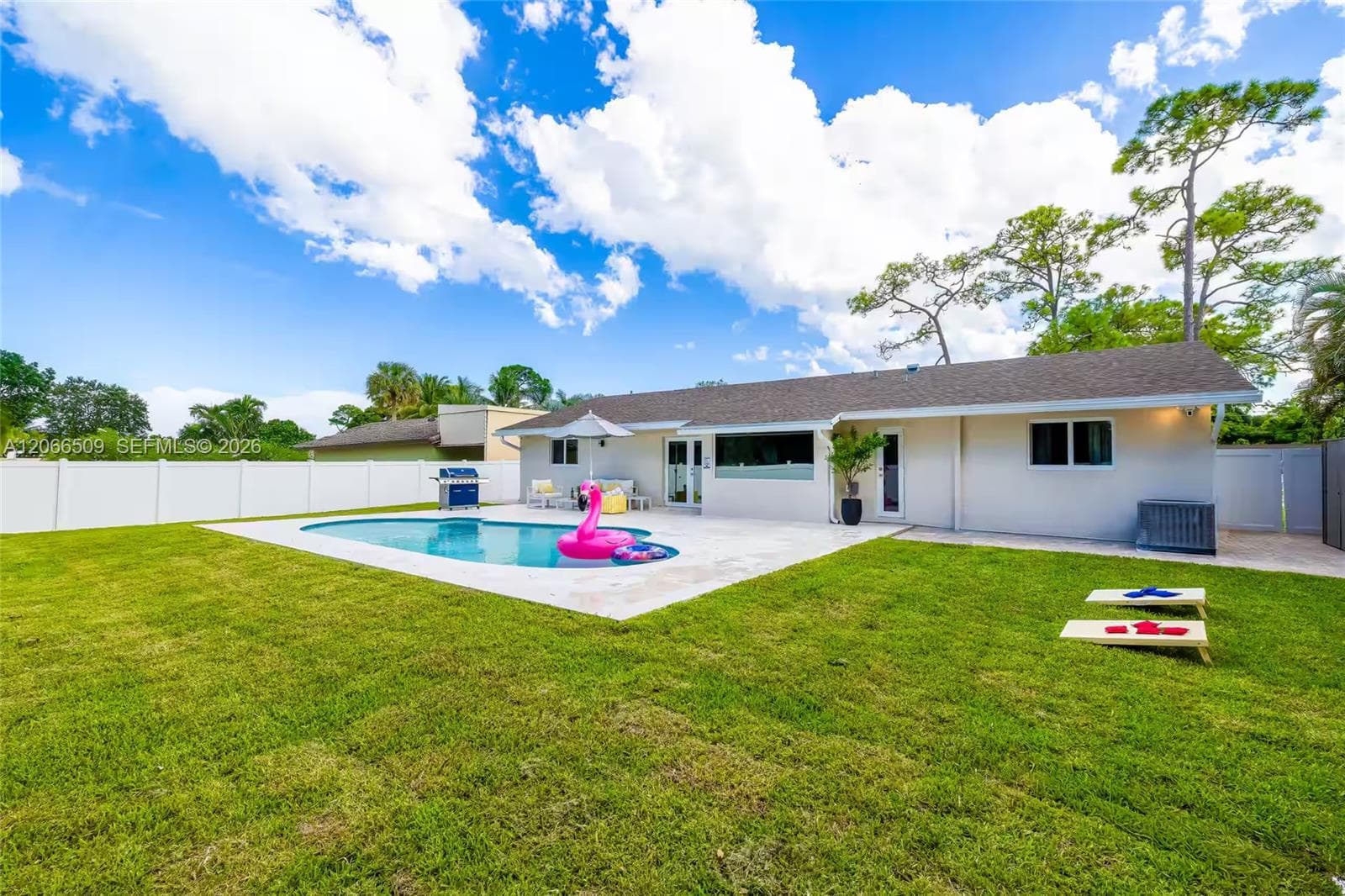 4899 Canal Dr, Lake Worth FL 33463 - Lake Worth, FL - Photo 1