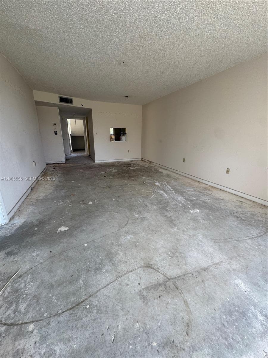 8325 Sunrise Lakes Blvd # 112, Sunrise FL 33322 - Sunrise, FL - Photo 1