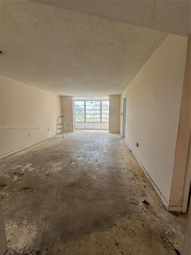 8325 Sunrise Lakes Blvd # 112, Sunrise FL 33322 - Sunrise, FL - Photo 4