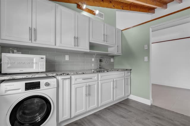 860 NW 106th Ave # 5, Miami FL 33172 - Miami, FL - Photo 7