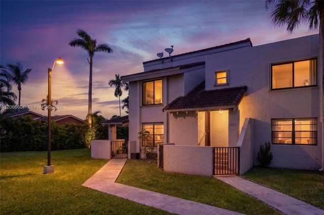 860 NW 106th Ave # 5, Miami FL 33172 - Miami, FL - Photo 4