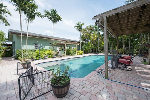 15720 SW 258th St, Homestead FL 33031 - Homestead, FL - Photo 3