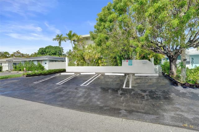 305 SE 12th Ave, Pompano Beach FL 33060 - Pompano Beach, FL - Photo 3